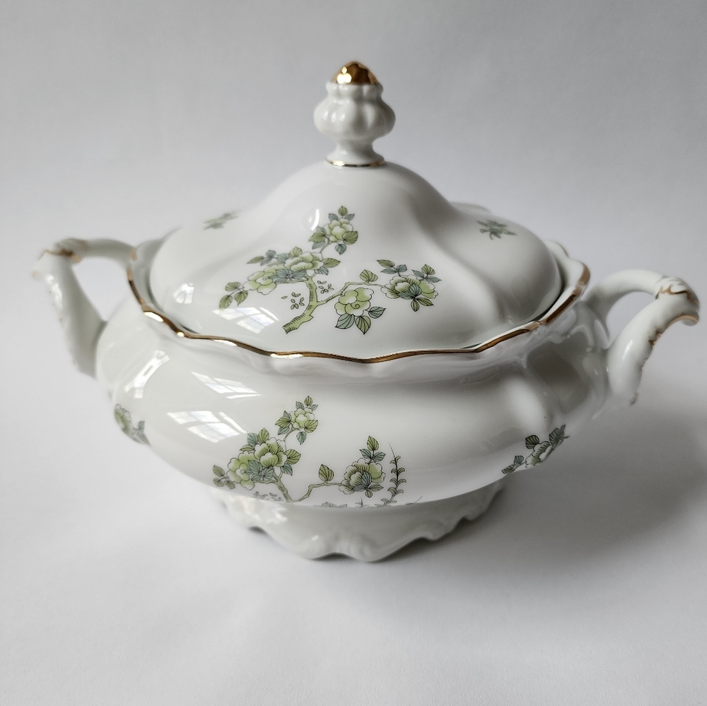 Johann Haviland round covered vegetable bowl